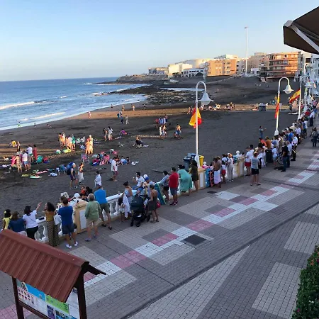 شقة Espectacular En Primera Linea De La Playa تيلدي